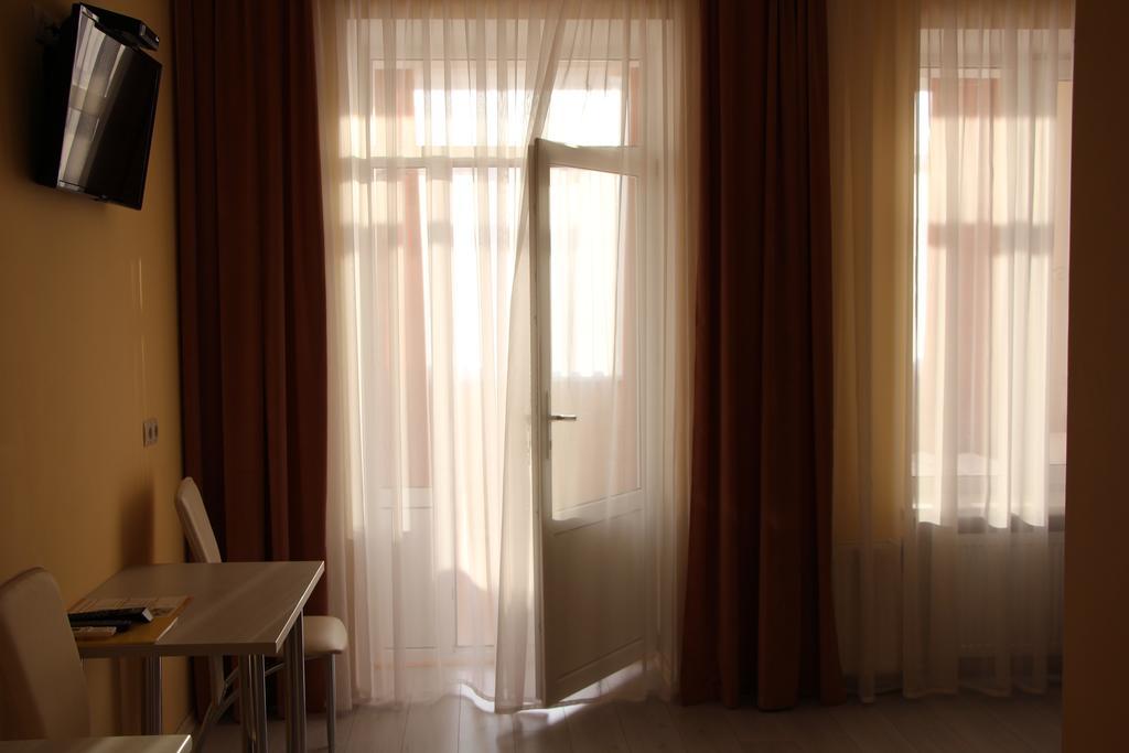 Fire Inn Kyiv Room photo